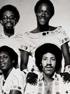 Lady (You Bring Me Up) Pochette