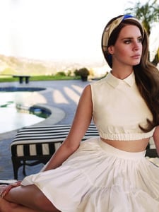 Young and Beautiful Imagen de portada