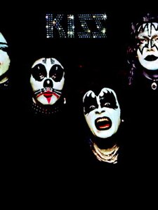 Strutter Artwork